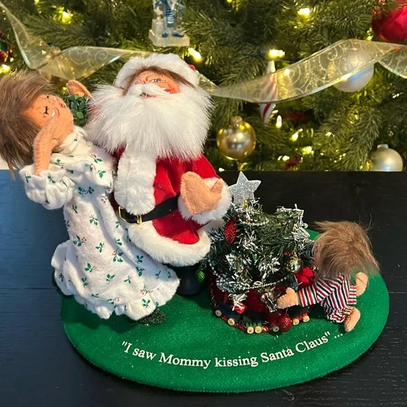 I saw mommy kissing Santa Claus Annalee